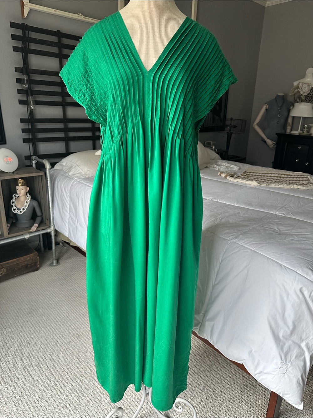 & Other Stories Maxi Dress Emerald Green Pleated V‑Neck size large